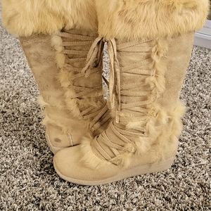 Mid-calf winter boots